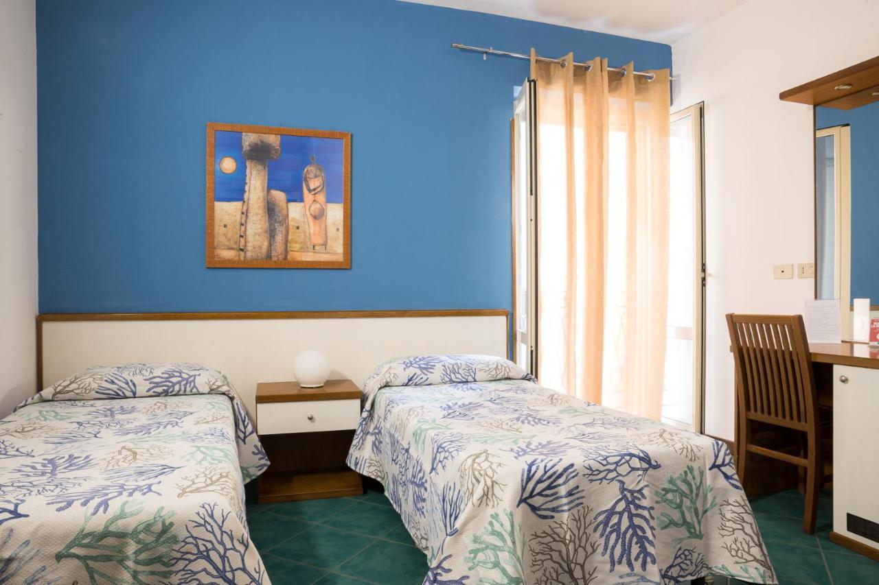 Hotel Clelia Isola di Ustica Bagian luar foto