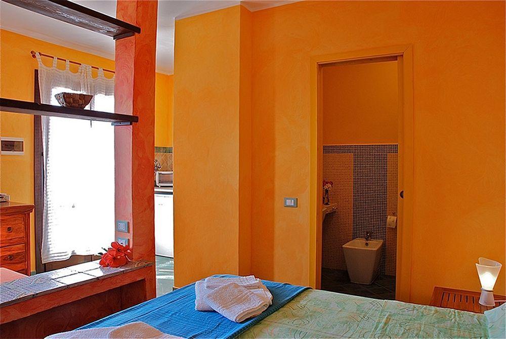 Hotel Clelia Isola di Ustica Bagian luar foto