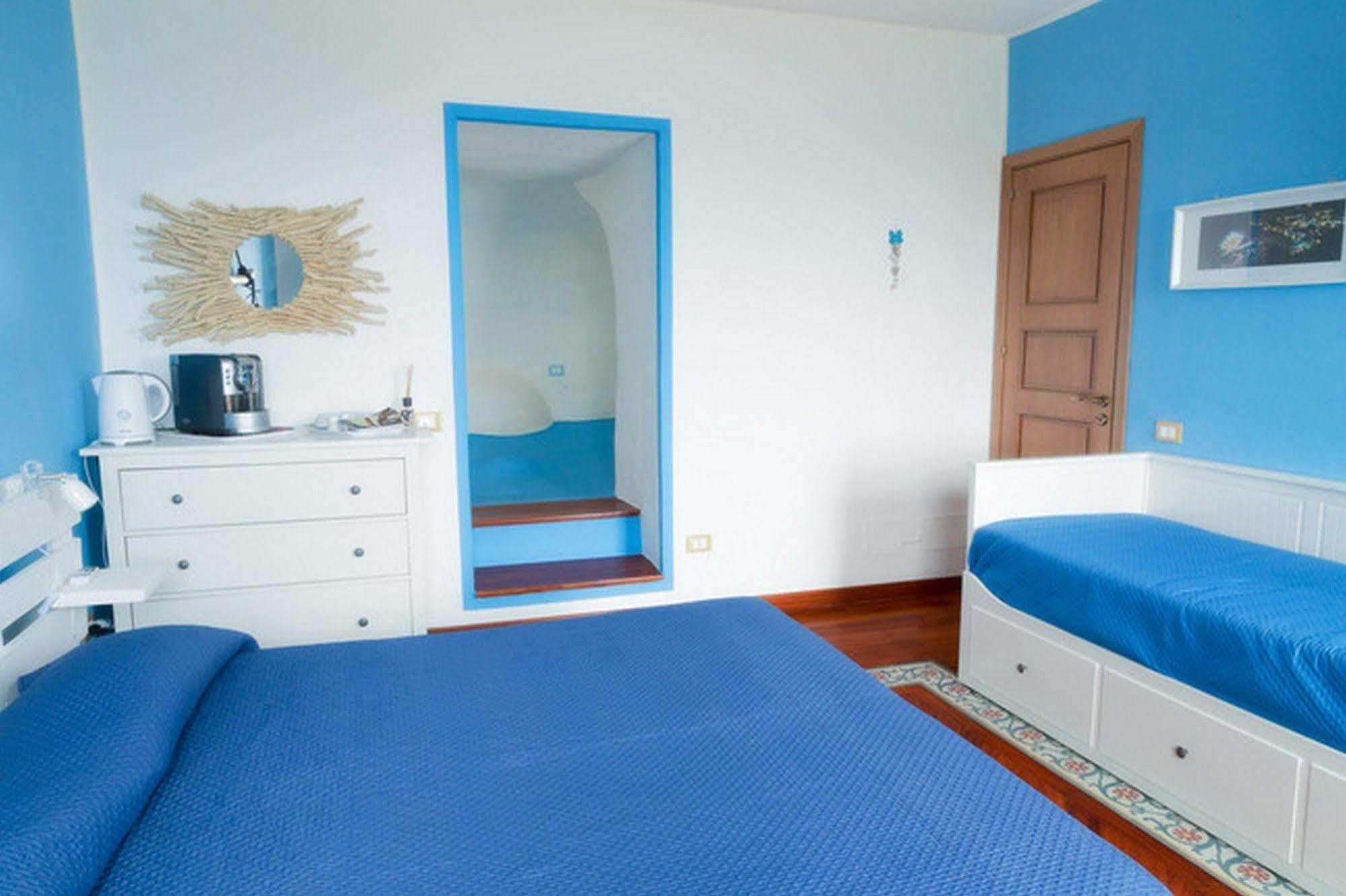 Hotel Clelia Isola di Ustica Bagian luar foto