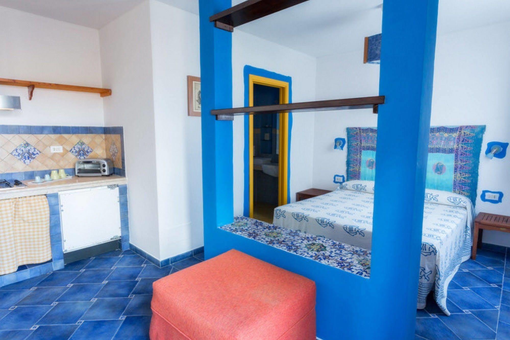 Hotel Clelia Isola di Ustica Bagian luar foto