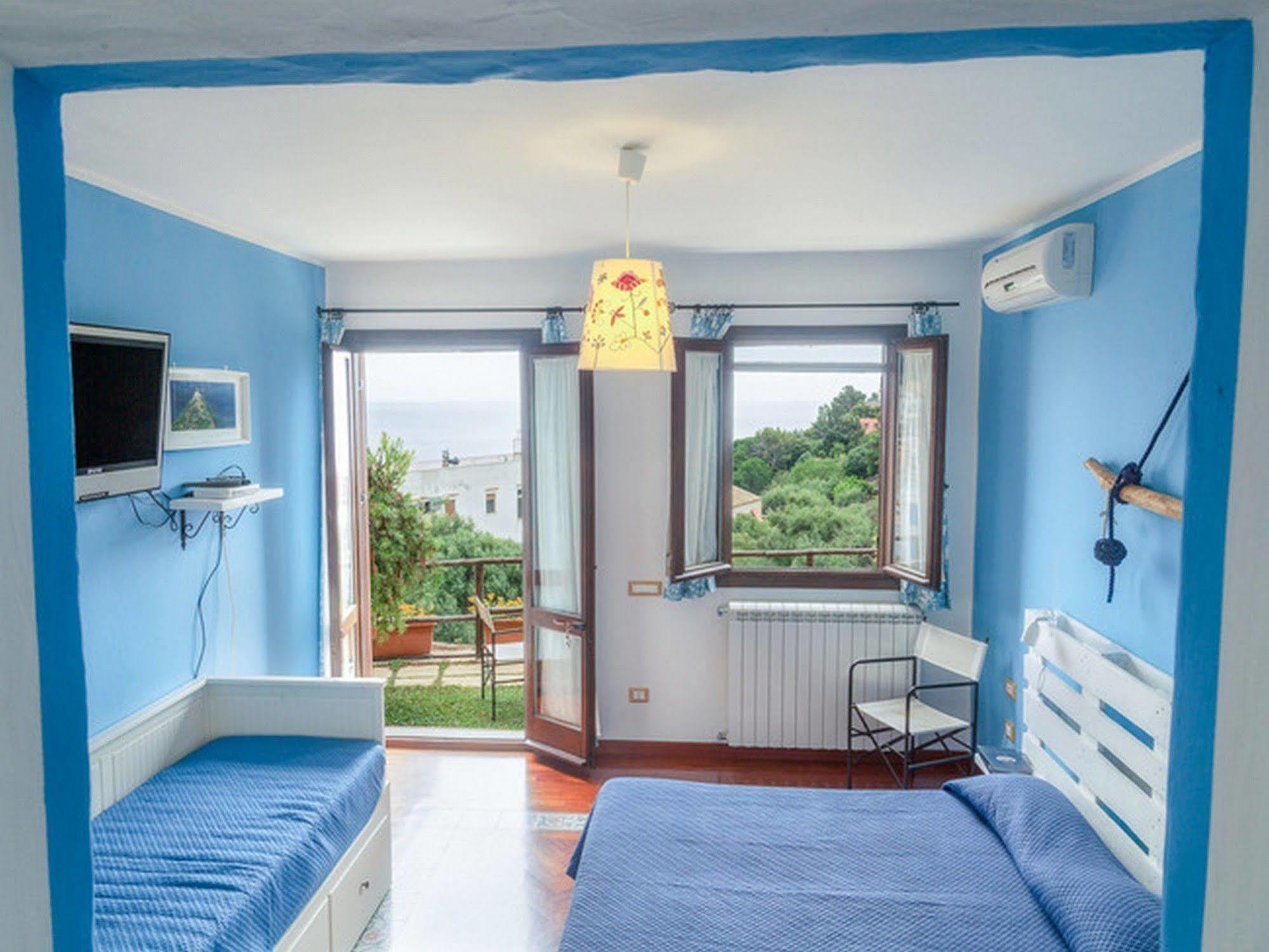 Hotel Clelia Isola di Ustica Bagian luar foto