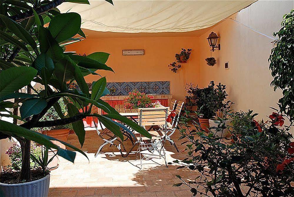 Hotel Clelia Isola di Ustica Bagian luar foto